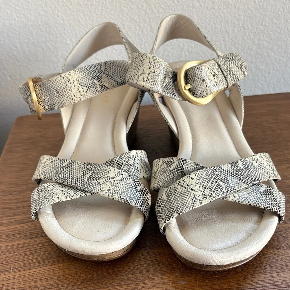 Cole Haan Tali Snakeskin Sandals with Gold Buckle Nike Air Cushion Women’s 7.5 B
